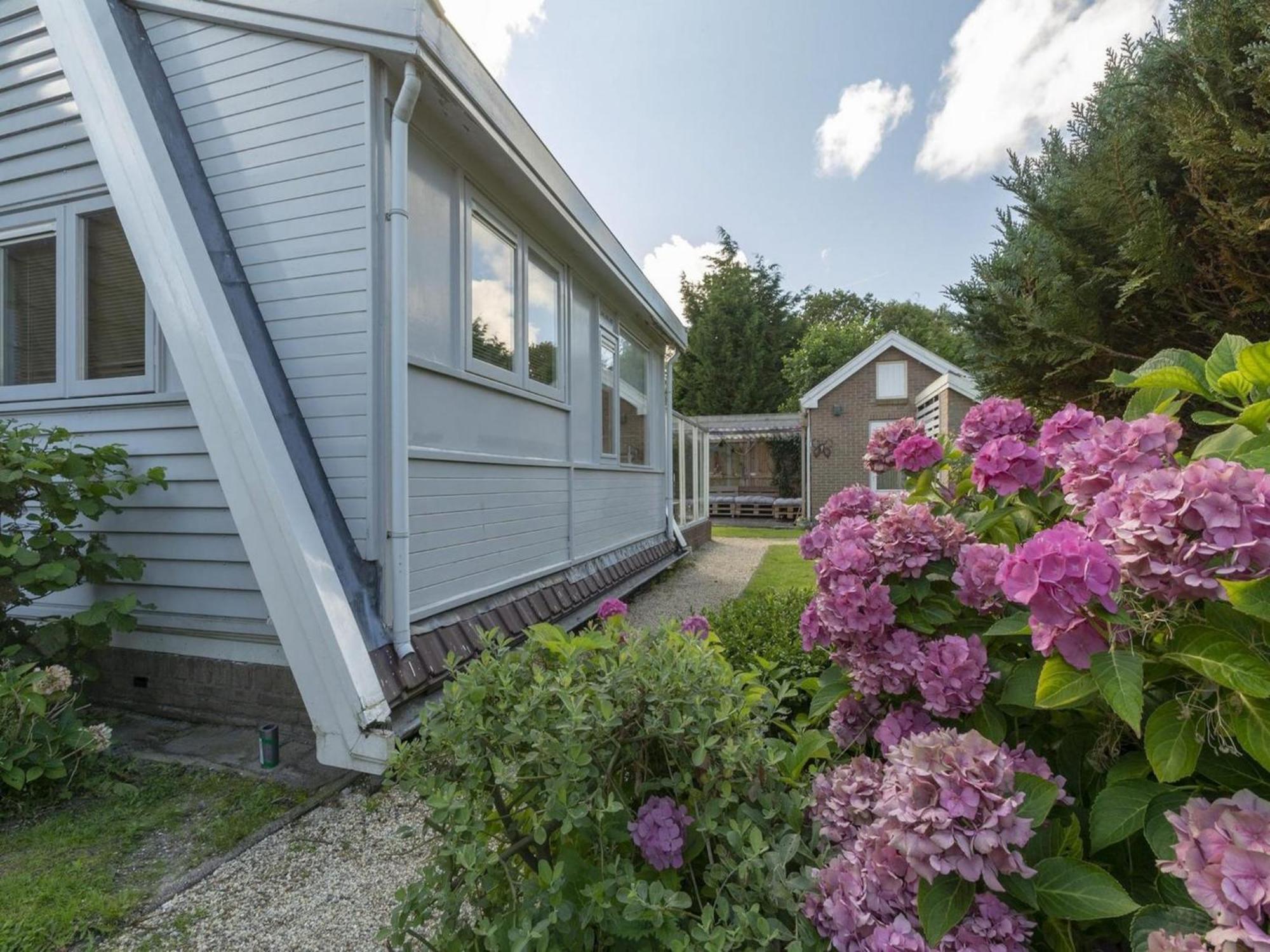 Cozy Holiday Home With Garden Sint Maartensvlotbrug 외부 사진